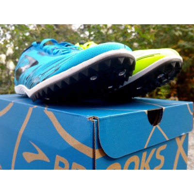 BROOKS Pointes Mach 18...