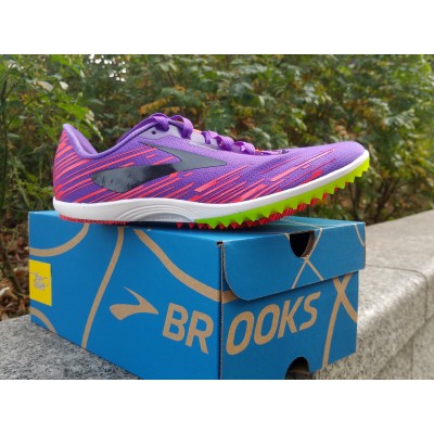 BROOKS Pointes Mach 18...