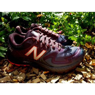 NEW BALANCE Summit K.O.M....