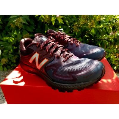 NEW BALANCE Summit K.O.M....