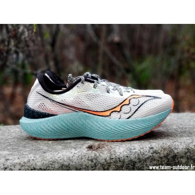 SAUCONY Endorphin Pro 3...