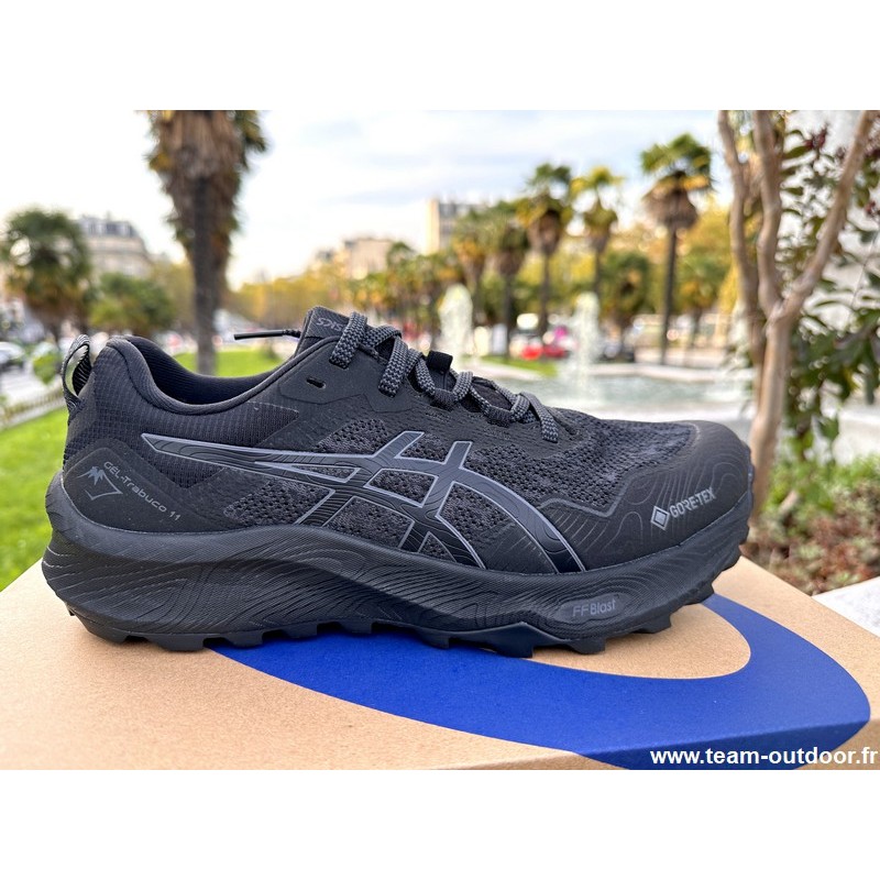 asics universel homme