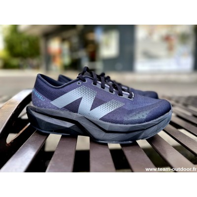 NEW BALANCE FuelCell Rebel...