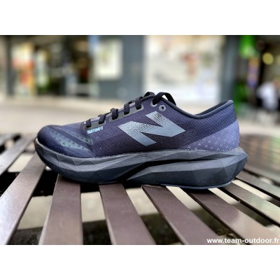NEW BALANCE FuelCell Rebel...