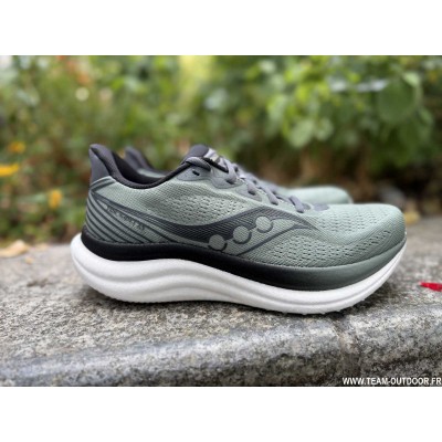SAUCONY Triumph 23 Homme...