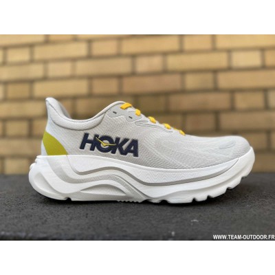 HOKA Arahi 8 Homme stardust...