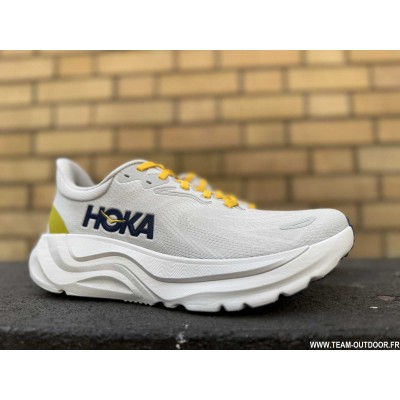HOKA Arahi 8 Homme stardust...