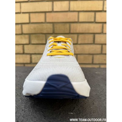 HOKA Arahi 8 Homme stardust...
