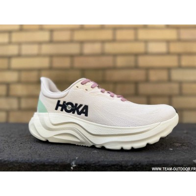 HOKA Arahi 8 Femme rose...