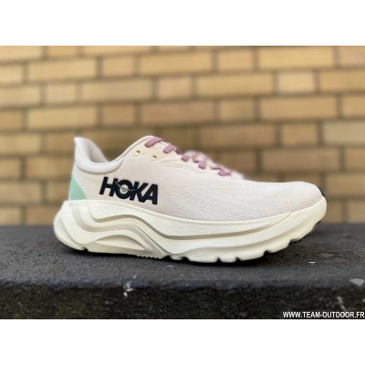 HOKA Arahi 8 Femme rose...