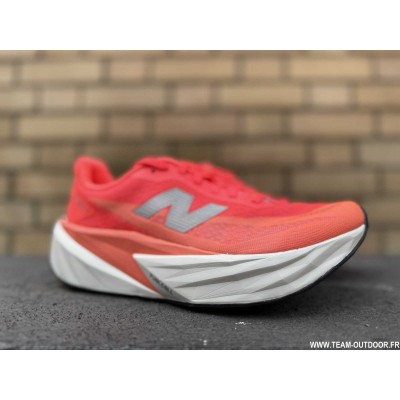 NEW BALANCE FuelCell Rebel...