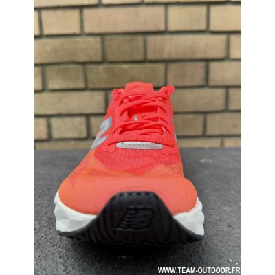 NEW BALANCE FuelCell Rebel...