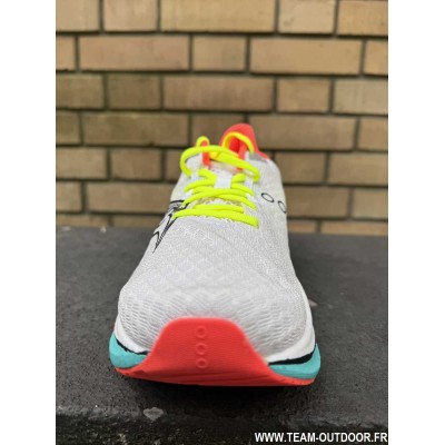SAUCONY Endorphin Speed 5...