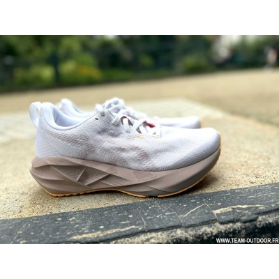 ASICS Novablast 5 Femme...