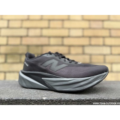 NEW BALANCE FuelCell Rebel...