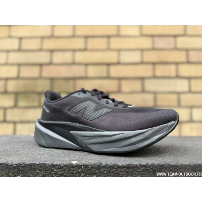 NEW BALANCE FuelCell Rebel...