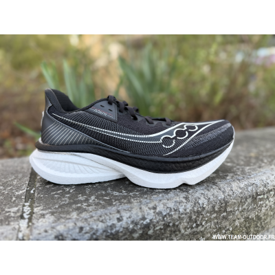 SAUCONY Endorphin Azura...