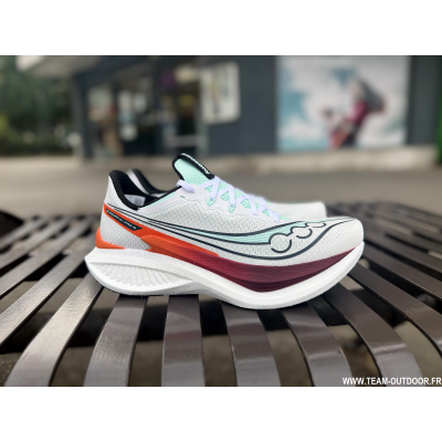 SAUCONY Endorphin Pro 5...