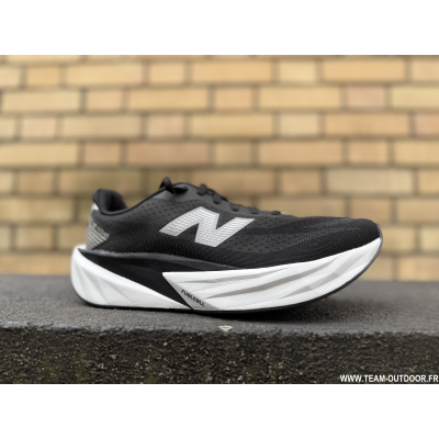 NEW BALANCE FuelCell Rebel...