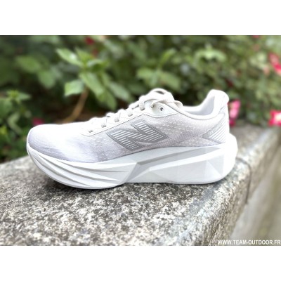 NEW BALANCE FuelCell Rebel...