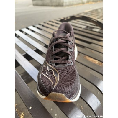 SAUCONY Endorphin Azura...